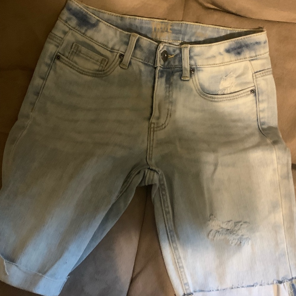 Womens shorts. Size 3.